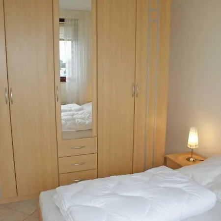 Ferienwohnung Mit Hafen Und Seeblick 180 M Bis Zum Strand Damp